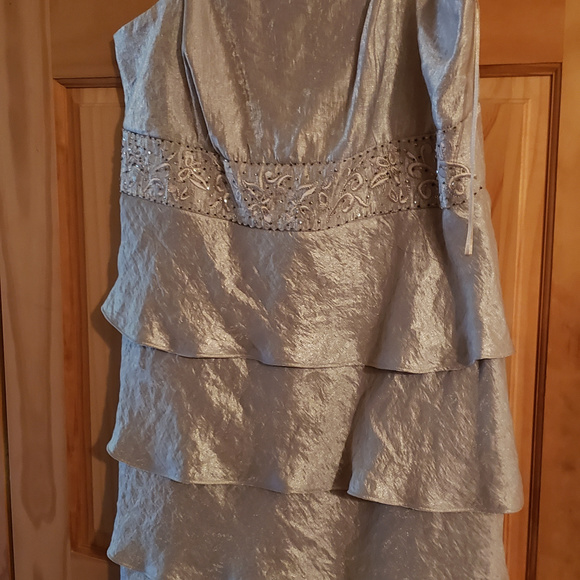 R&M Richards Dresses & Skirts - R & M Richards Mother of the Bride Gray Dress